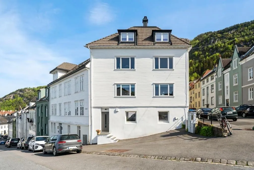Leilighet I Bergenshus Lejlighed